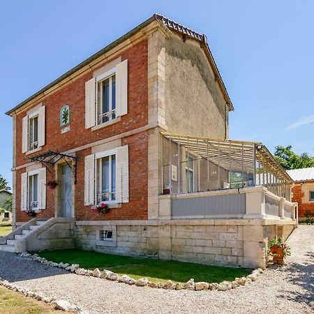 Maison Qui S'Y Frotte S'Y Pique Robert-Espagne Bagian luar foto