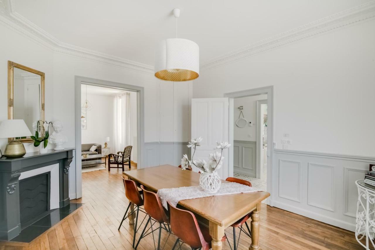 Maison Qui S'Y Frotte S'Y Pique Robert-Espagne Bagian luar foto