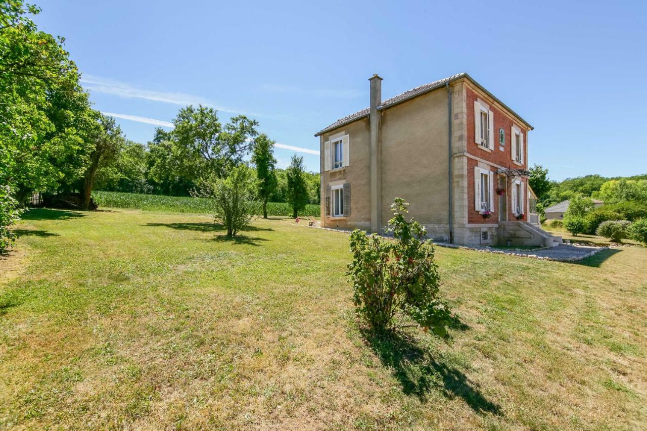 Maison Qui S'Y Frotte S'Y Pique Robert-Espagne Bagian luar foto