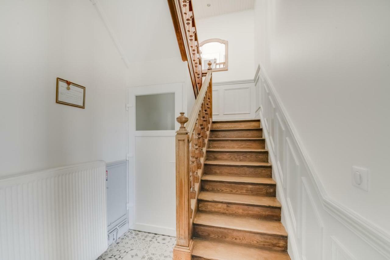 Maison Qui S'Y Frotte S'Y Pique Robert-Espagne Bagian luar foto